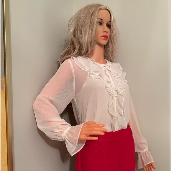 NWT GORGEOUS and the latest style - Beautiful Winter White Ruffled Blouse! - Picture 8 of 9